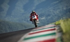 开云足球直播-伊萨克里程碑之夜，阿森纳险胜雷恩，北欧神锋书写个人传奇