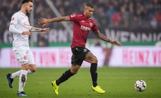 开云体育下载-汉诺威96球员身手敏捷战绩不俗