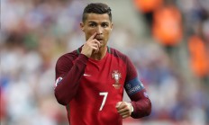 开云APP-世界排名争夺战之夜，库里进攻端无人可挡