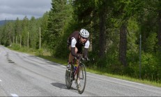 开云足球直播-从温网梦碎到ATP总决赛逆转封王，兹维列夫如何刷新纪录书写救赎传奇