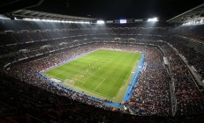 开云体育中国-利拉德狂飙50分撕裂防线，猛龙团队风暴全面压制上海男篮