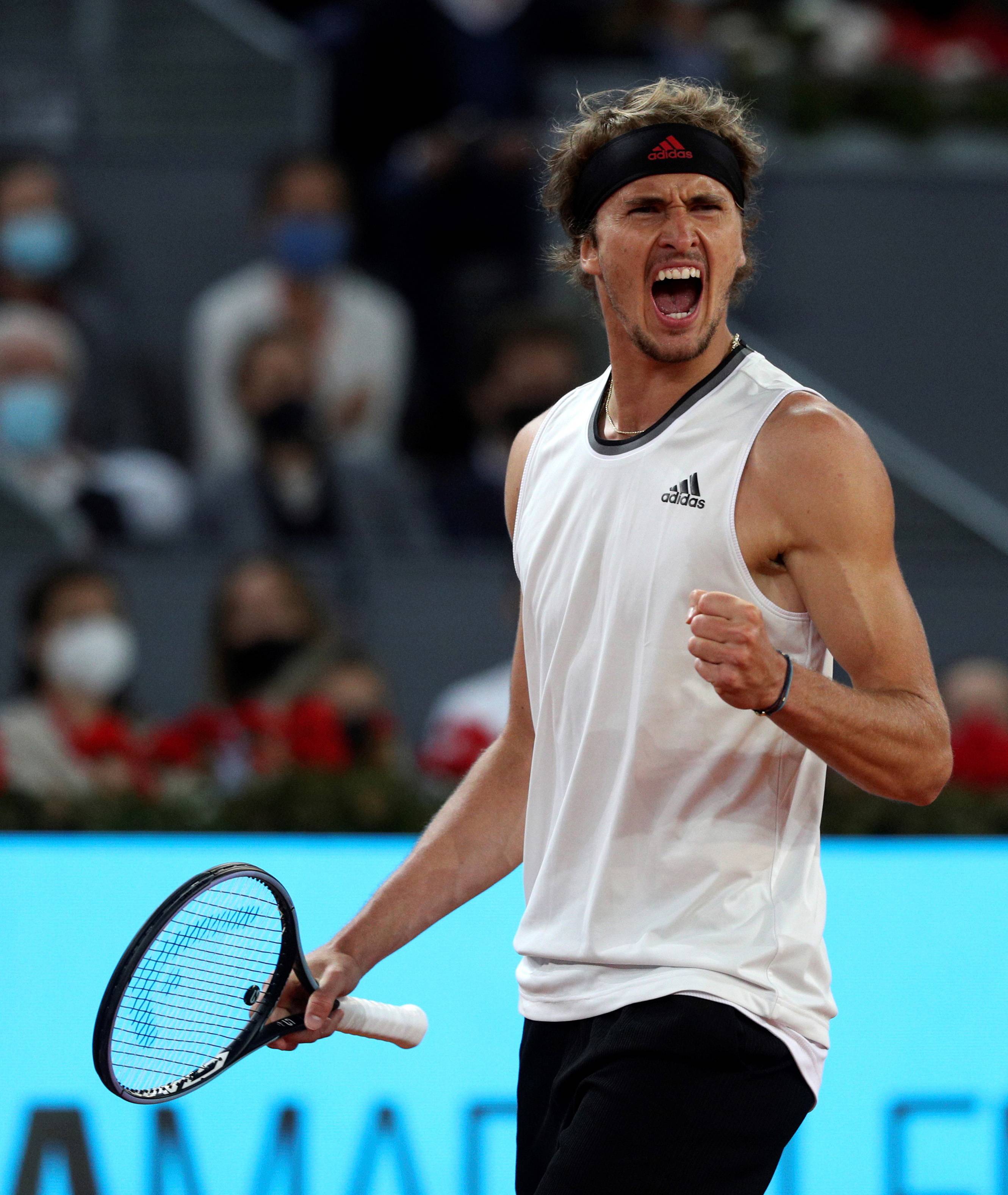 法国网球队险胜世界网球队，兹维列夫惊艳世界的简单介绍