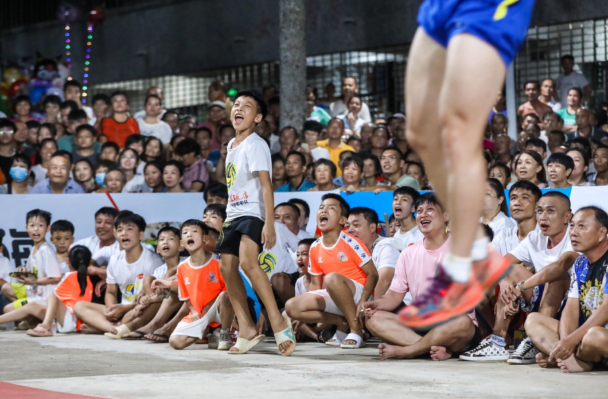 球类比赛中的精彩瞬间引发观众热议的简单介绍 球类比赛中的精彩瞬间引发观众热议的简单介绍