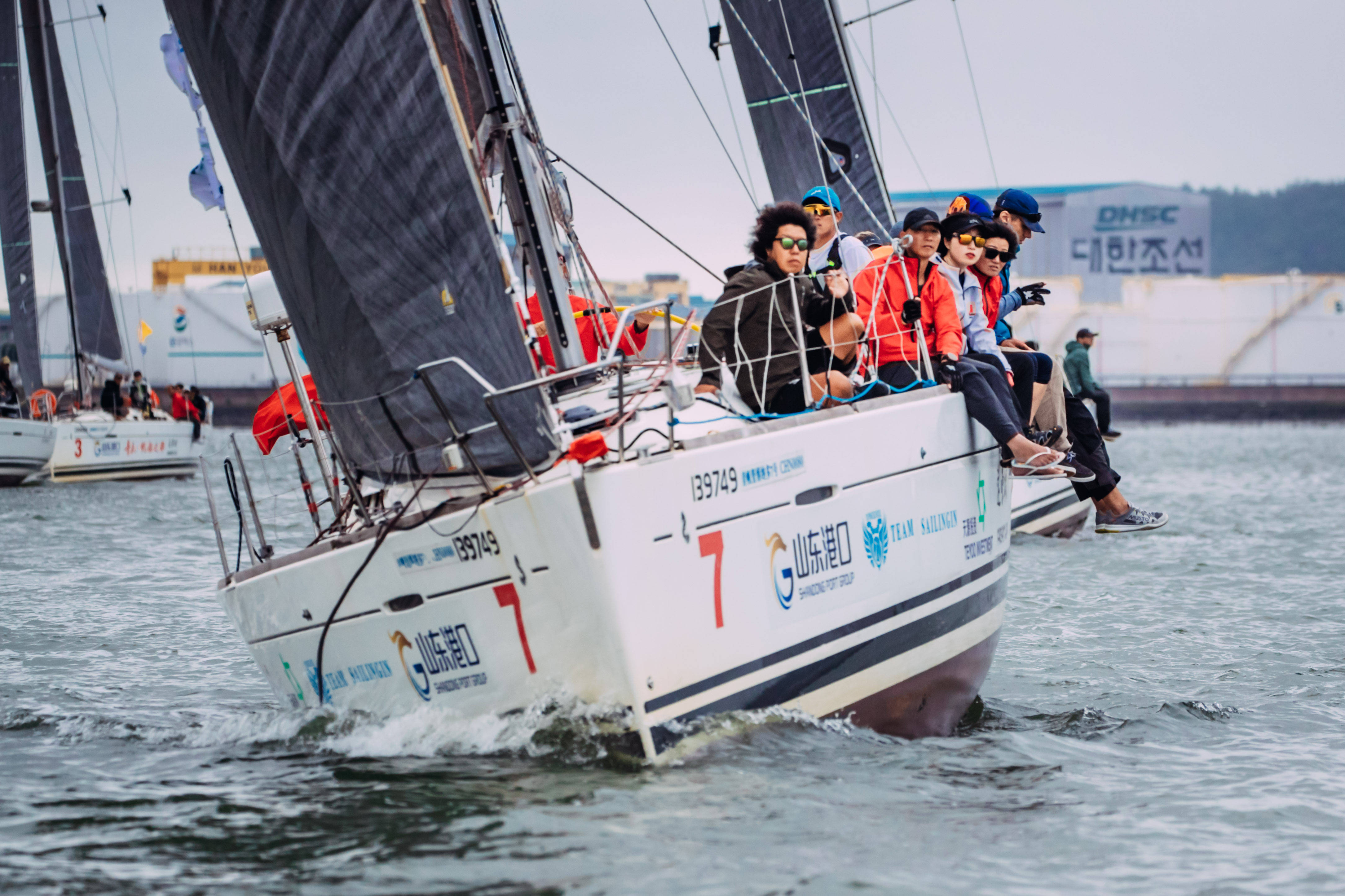 包含东京帆船赛事中领先者脱颖而出的词条 包含东京帆船赛事中领先者脱颖而出的词条