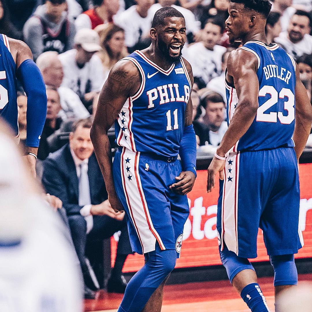 包含深圳队翻盘76人，范弗利特惊艳四座的词条