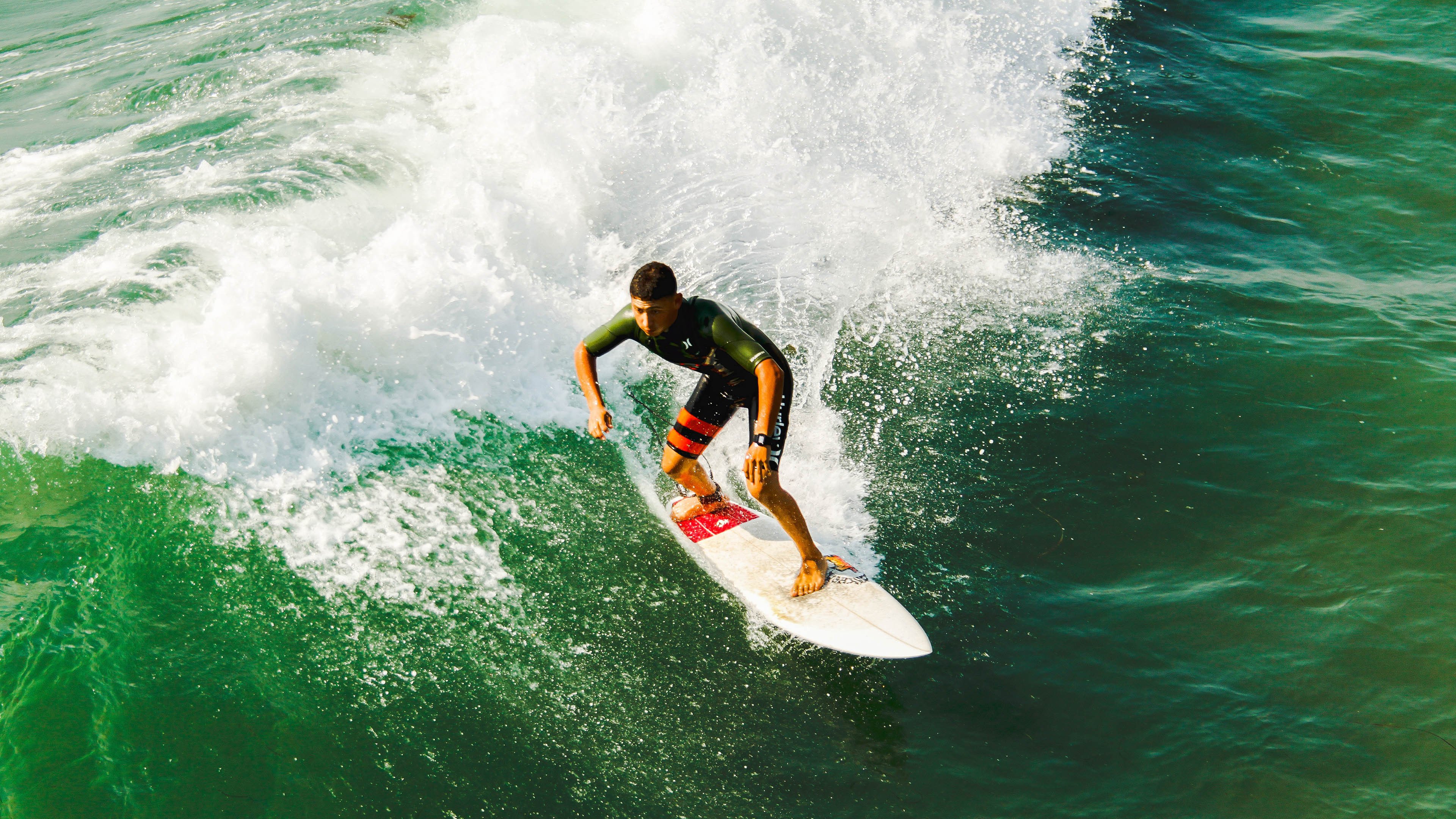 跨越半球的胜利回响，当新西兰奇迹映照阿圭罗的欧冠传奇